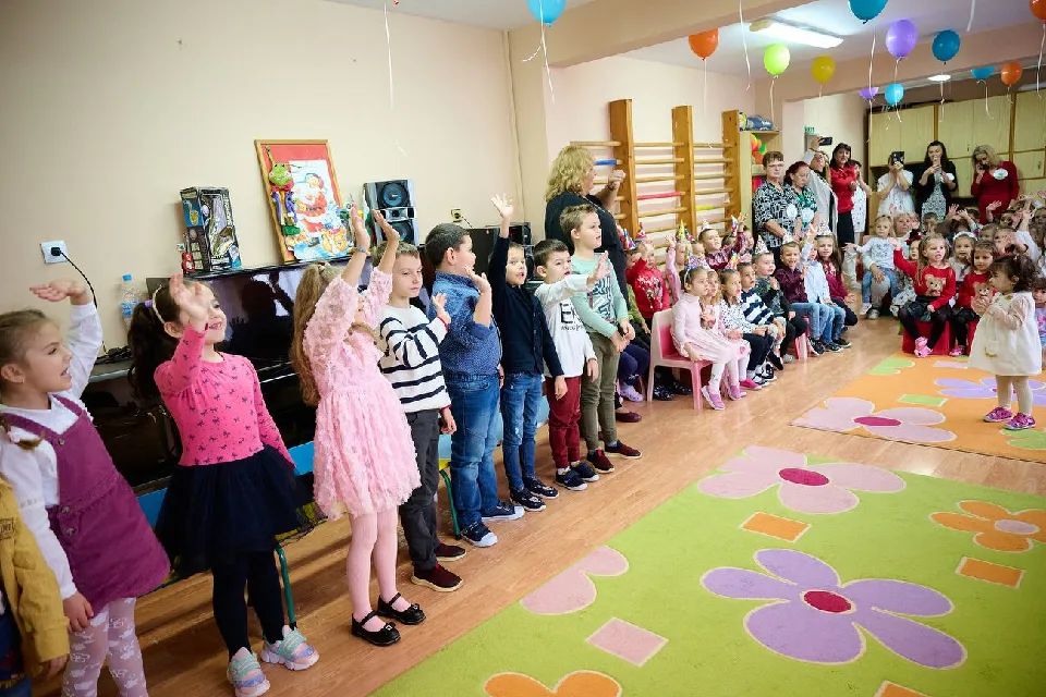 40 години ДГ„Щурче“