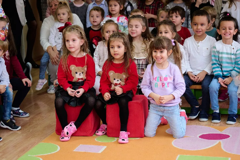 40 години ДГ„Щурче“