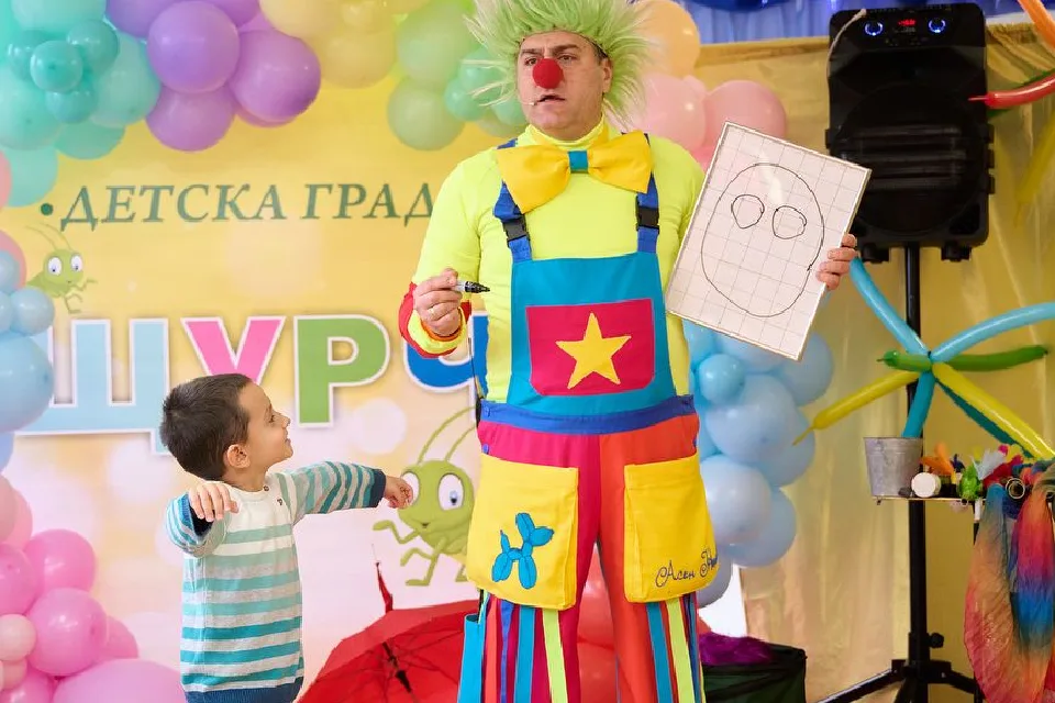 40 години ДГ„Щурче“