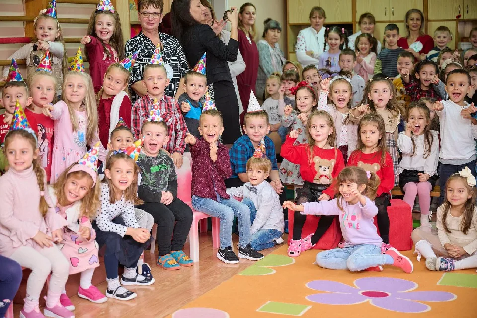 40 години ДГ„Щурче“