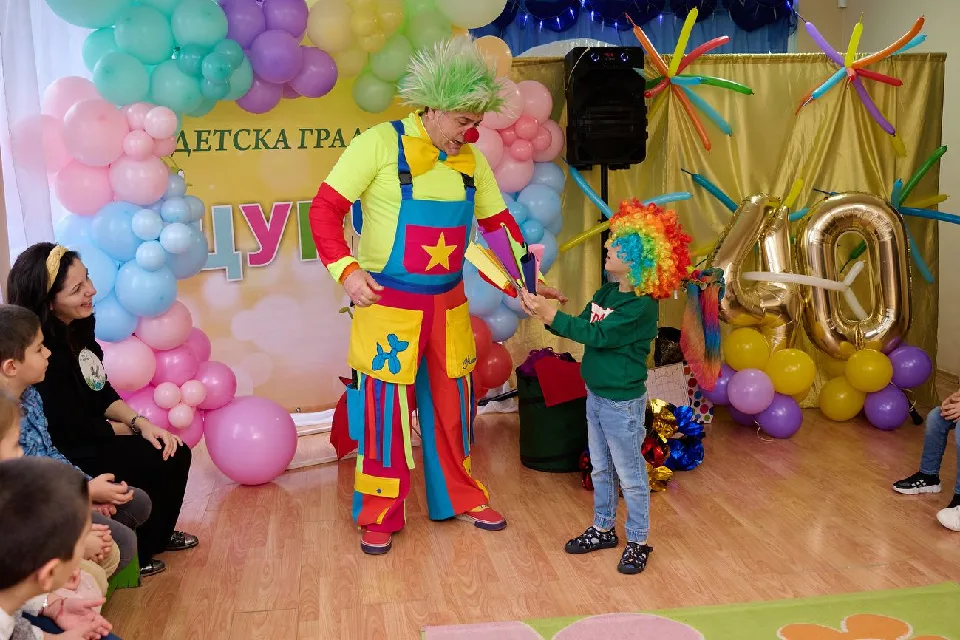 40 години ДГ„Щурче“