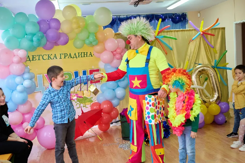 40 години ДГ„Щурче“
