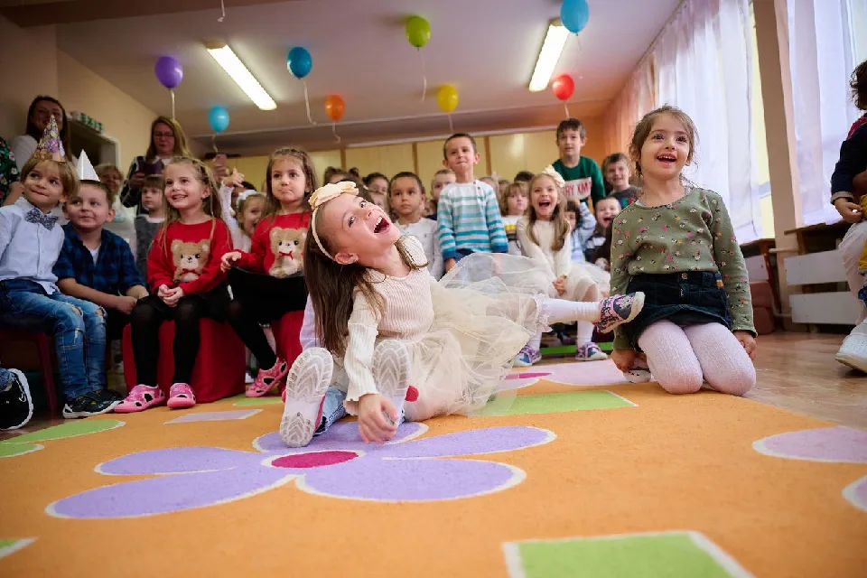 40 години ДГ„Щурче“